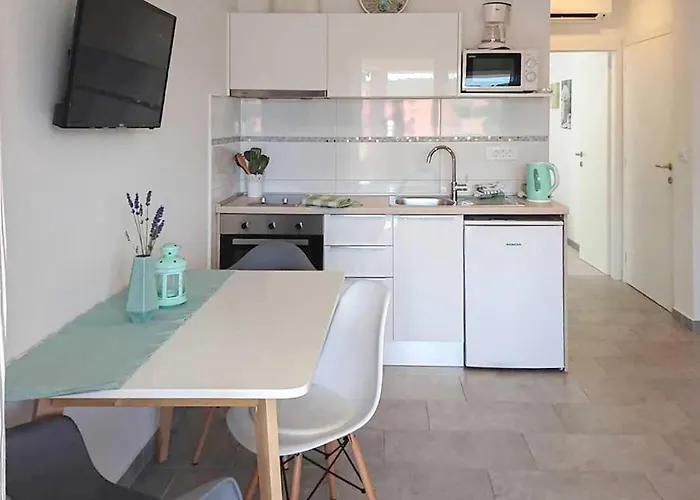 1 Bedroom Awesome In Rab Rab Town