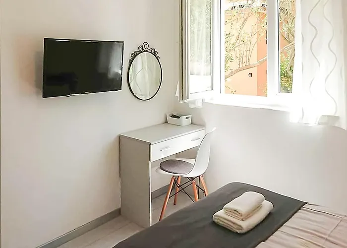 1 Bedroom Awesome In Rab Rab Town